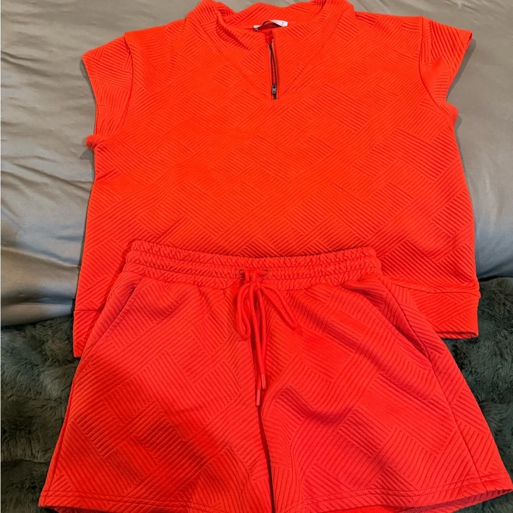 See and be seen Bright Red Quilted Short Set - Picture 1 of 1
